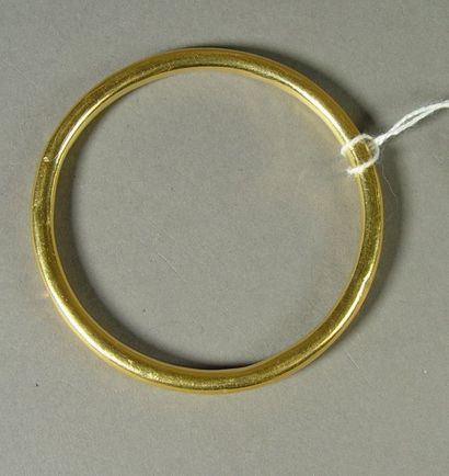 null 82- Bracelet jonc en or jaune

Pds : 14,6 g