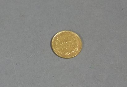null 140-k- Pièce de 2 pesos en or datée 1945                                                ...