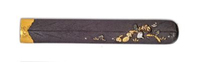 JAPON - Epoque EDO (1603 - 1868) 
Kozuka en fer à décor en hira zogan de cuivre de...