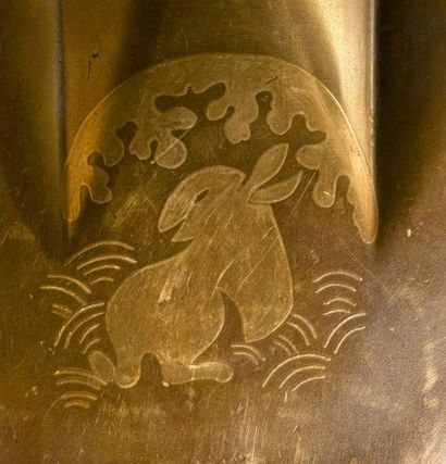 JAPON - Epoque EDO (1603 - 1868) 
Paire d'abumi en fer laqué or à décor en incrustation...