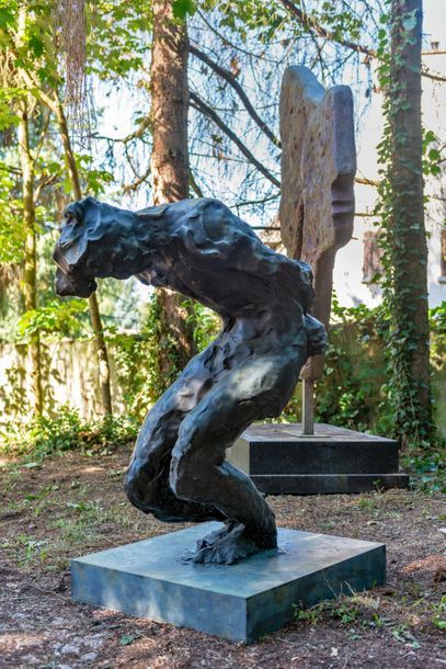 Léonardo BENATOV (1942-2018) L’arménien, circa 1980

Bronze patiné vert

Signé sur...