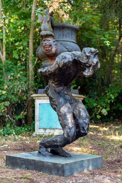 Léonardo BENATOV (1942-2018) L’arménien, circa 1980

Bronze patiné vert

Signé sur...