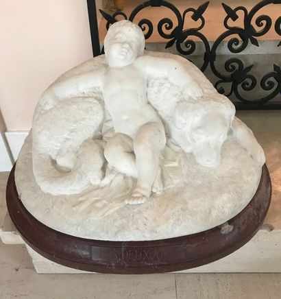 null Sculpture en marbre représentant un enfant endormi sur son chien 
