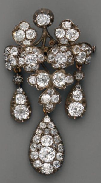 null BROCHE, XIXe, à pampille, en or, argent et diamants taille ancienne (12 cts...