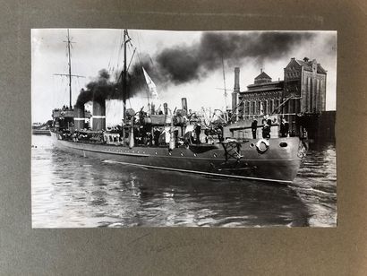 Amiral Alexandre Razvozov (1879-1920) Album photo maritime de l'équipage du Sébastopol,...