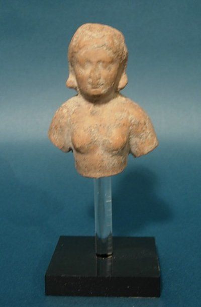 null ART GRECO-BOUDDHIQUE DU GANDHARA (Ier - Vème siècle) Buste de déesse-mère. En...