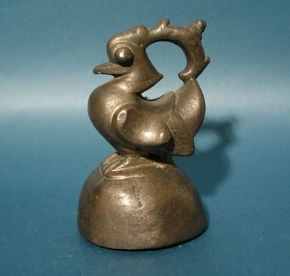 null BIRMANIE - LAOS - THAILANDE Poids à opium. En bronze. Birmanie, XIXe s. H :...