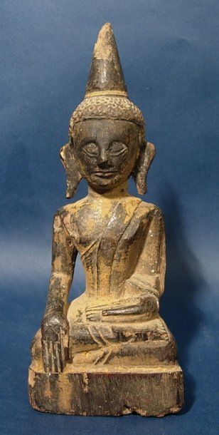 null BIRMANIE - LAOS - THAILANDE Bouddha en bois laqué et doré. Laos, Tai-Leu XIXe...