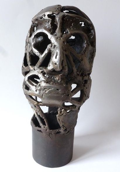 JEAN Fernand On a retrouvé la tête d'Achille / Sculpture en acier soudé / Pièce unique...