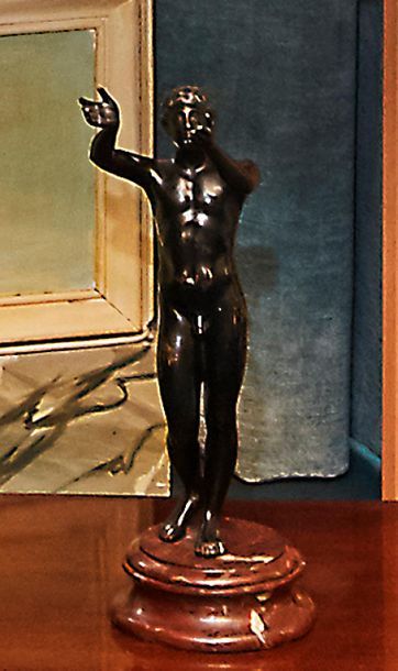 D'après l'Antique 
Ephèbe ou Orant les mains levées
Epreuve en bronze patiné. Socle...
