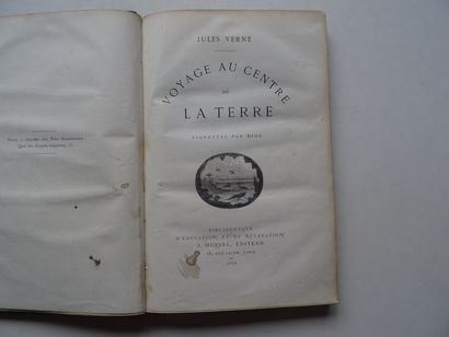 null « Voyage au centre de la terre », Jules Verne ; Ed. J. Hetzel, Éditeur, 1867,...