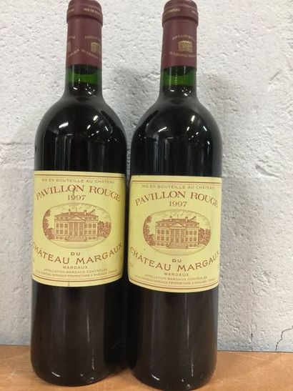 CHÂTEAU MARGAUX 2 bottles, Pavillon Rouge 1997

Labels in good condition, (BLT),...