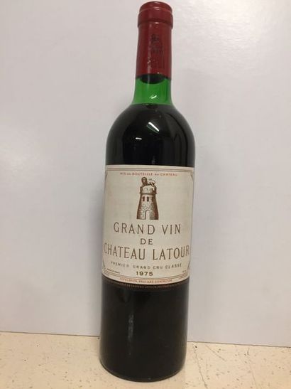 CHÂTEAU LATOUR Pauillac 1975

 Lightly Stained Label, BLT

