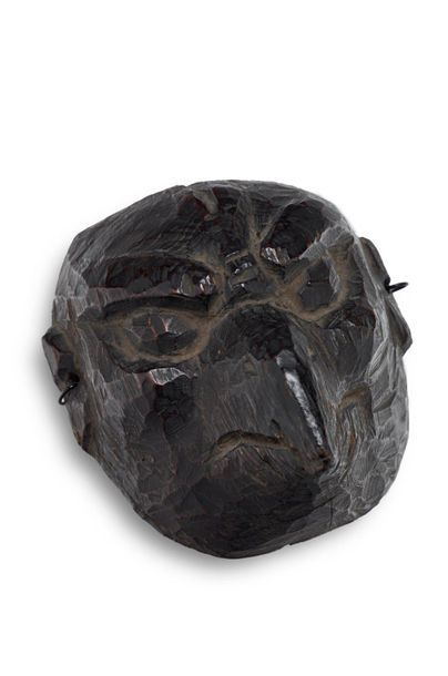 JAPON - Epoque EDO (1603 - 1868) 
Mask of tengu in natural wood, frowning eyebrows,...