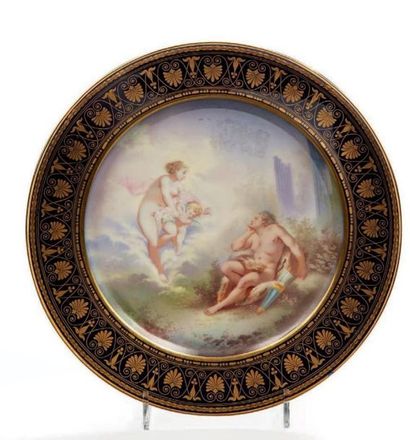 null Assiette en porcelaine portant une marque de Sévres 1846 service des Thuileries?...