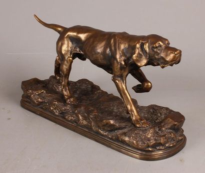 null Sujet en métal représentant un chien de chasse à l'arret
H. 24 cm L. 48 cm