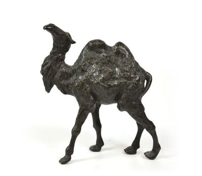 null Sujet en bronze représentant un chameau
Japon, milieu XIXème siècle
H. 22,5...