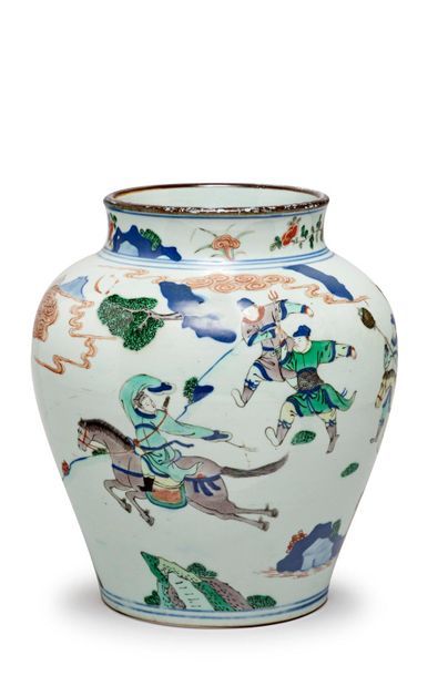 CHINE - Fin XIXe siècle 
Porcelain jar decorated in blue underglaze and polychrome...
