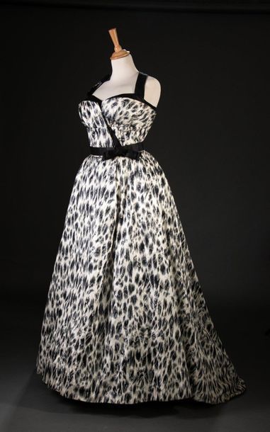 Jacques FATH Evening strapless dress with train in imitation of a black and white...