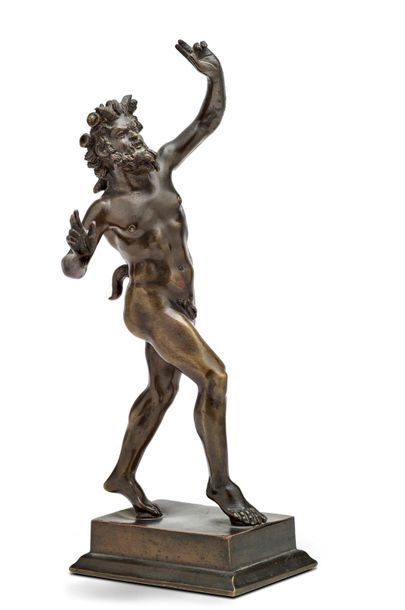 D'après l'Antique 
Faune dansant
Epreuve en bronze patiné.
XIXe siècle.
H. 23,5 ...