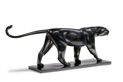 Armand Petersen (1891-1969) 
Panther horizontal
tail Sculpture in bronze with black...