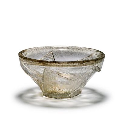 MAURICE MARINOT (1882-1960) 
Glass bowl "cracked and cut" decorated with geometrical...