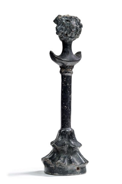 Alberto GIACOMETTI (1901-1966) 
Tête de femme
Lampe de table en plâtre à patine noire
Vers...