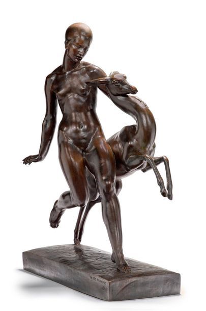 Pierre TRAVERSE (1892-1979) 
Importante sculpture en bronze à patine brune nuancée...