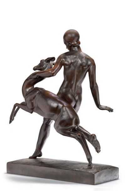 Pierre TRAVERSE (1892-1979) 
Importante sculpture en bronze à patine brune nuancée...