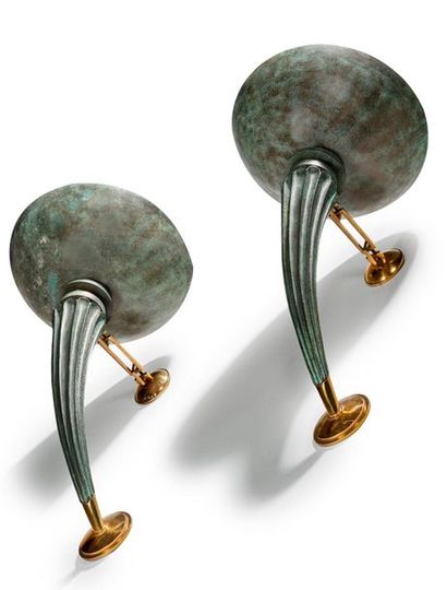 JACQUES-EMILE RUHLMANN (1879-1933) 
Pair of bronze sconces with an antique green...