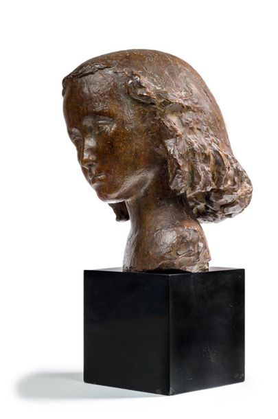 Paul BELMONDO (1898-1982) 
Buste de Jacqueline, fillette
Sculpture en bronze à patine...