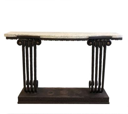 TRAVAIL FRANÇAIS 1930 
Hammered wrought-iron console with grey veined white marble...