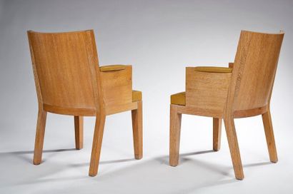 CHRISTIAN LIAIGRE (1943-2020) 
Pair of armchairs in ceruse oak
Seat covered with...