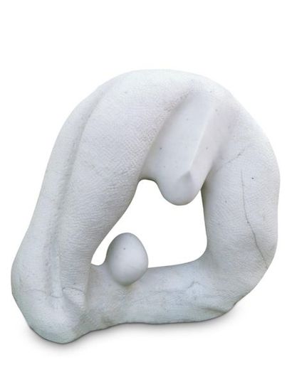 PAUL BEGUE (né en 1933) 
Maternity
Sculpture in white Carrara marble
Around 1980
H:...
