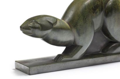 JOEL ET JAN MARTEL (1896-1966) 
Belette ou Hermine
Sculpture en bronze à patine verte...