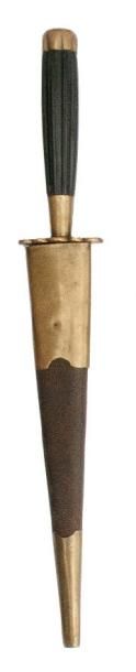 null Stylet corse. (Fin XVIIIème siècle) Poignée en corne noire à garnitures laiton,...
