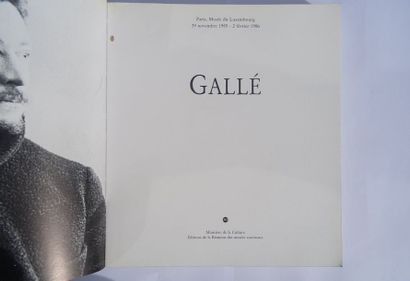 null "Gallé", [exhibition catalogue], Collective work under the direction of Philippe...