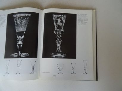 null « L’art du verre en Europe », Olga Drahotová ; Ed. Gründ, 1987, 232 p. (jaquette...