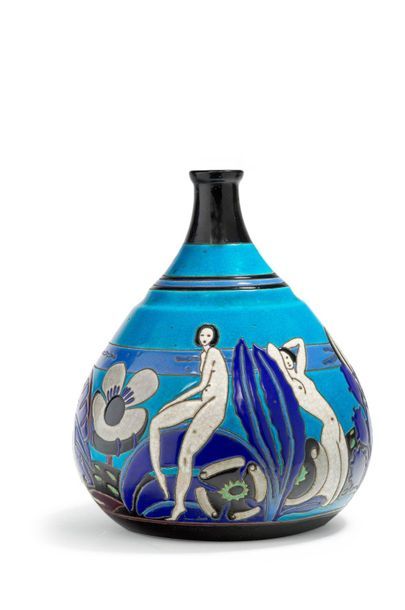 ÉMAUX de LONGWY pour PRIMAVERA (Ateliers d'Art du Printemps) 
Vase à corps piriforme...