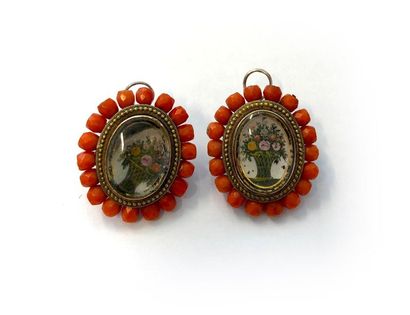 null *Pair of metal pendant earrings decorated with a bouquet of flowers in miniature....