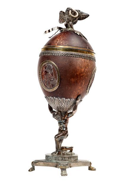 null Important Russian egg in carved coconut shell, circa 1820, mounted in silver...