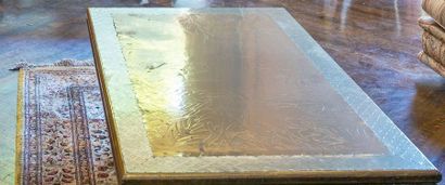 Rudolfo DUBARRY, design interior Marbella #Table basse recouverte de métal estampé...