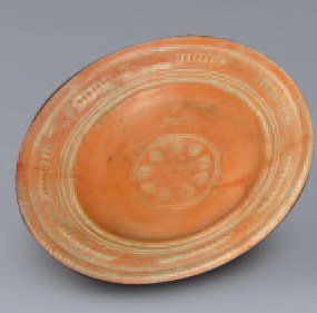 Céramique sigillée du III° au V° siècle Assiette creuse à décor de cercles concentriques...