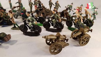 null PLASTIC FIGURINES. Plastic figurines ATLANTIC and various other brands. Army...