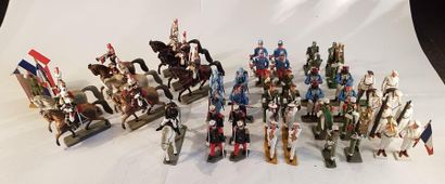 null PLASTIC FIGURINES. STARLUX. Contemporary army. France. This lot includes a very...