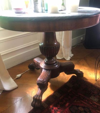 null Tripod pedestal table with claw feet