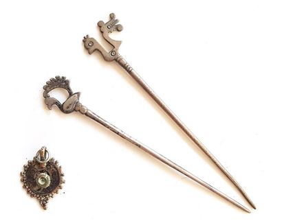 Pins and ethnic pendant set