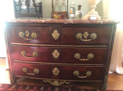 null Veneer chest of drawers 

Louis XIV period