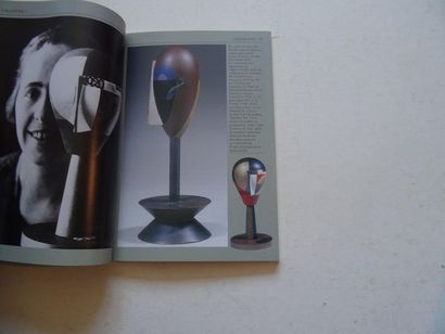 null "Dada : La révolte de l'art", Marc Dachy ; Ed. Gallimard, 2005, 128 p. (fairly...
