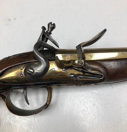 null Flintlock naval officer's pistol. 
Round muzzle-rifled barrel, engraved with...